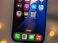 Apple iPhone 16