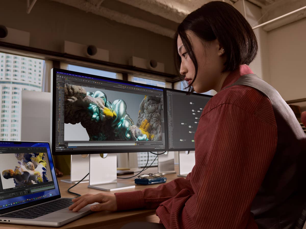 Apple presents new MacBooks and two new displays The new MacBook Pro with M5 Pro and M5 Max