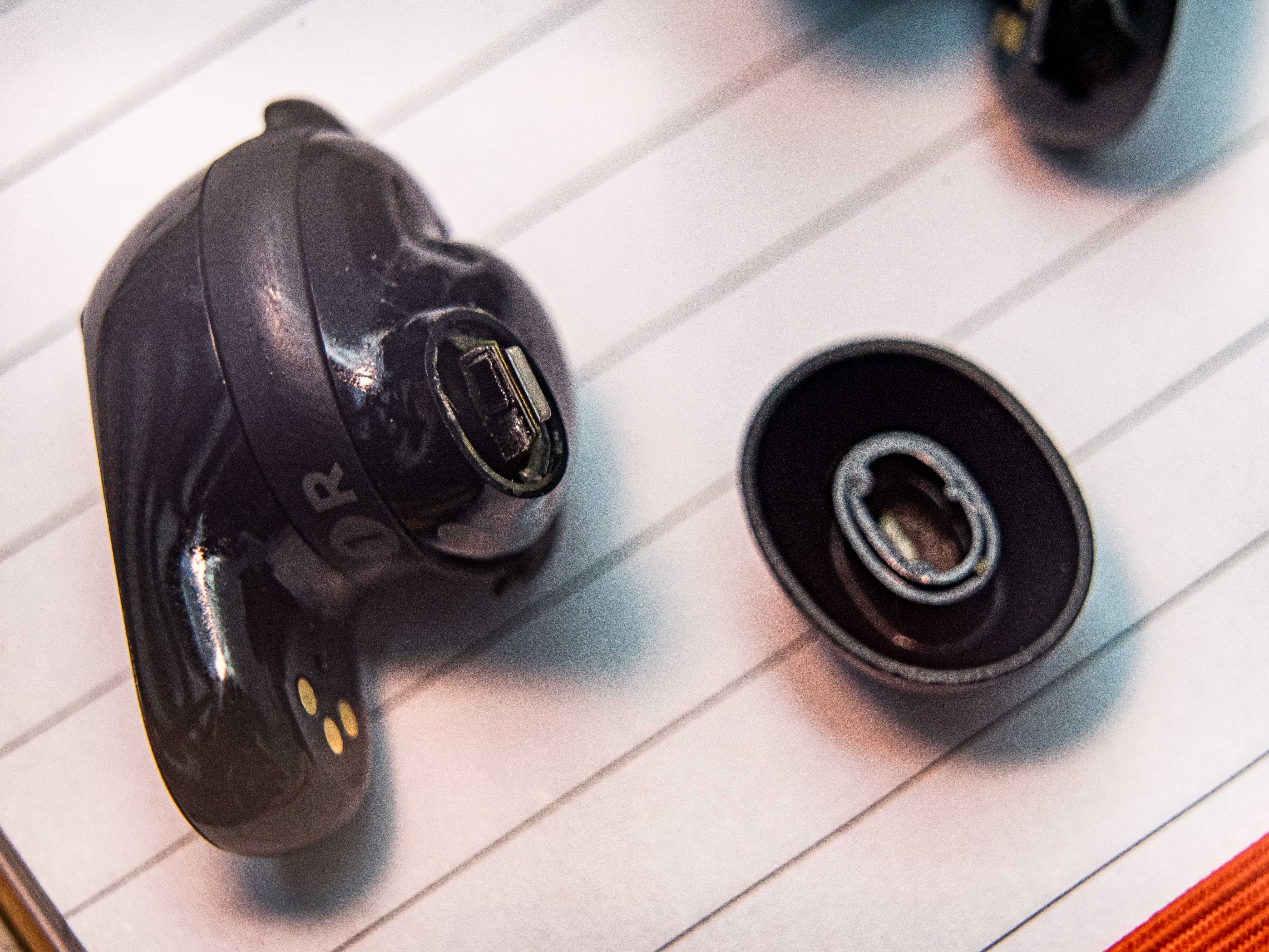 Bose QuietComfort Earbuds II: Defective after two and a half years