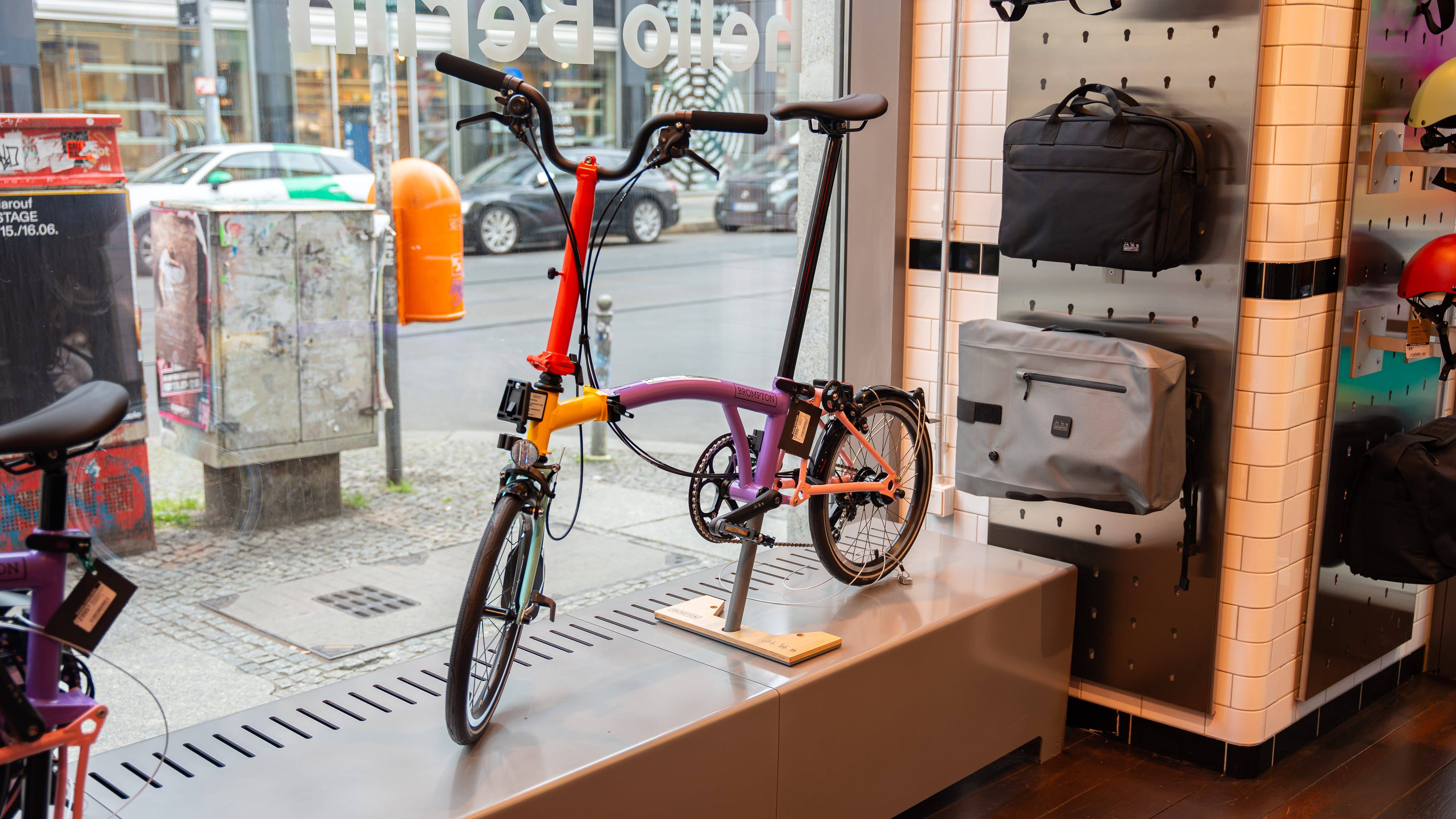 Get a special edition P-Line in this colalboration with Juliane Borths.