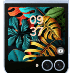 You can match the wallpaper for the front screen with that from the main display. Galaxy Z Flip 6 showing a colorful leaf wallpaper