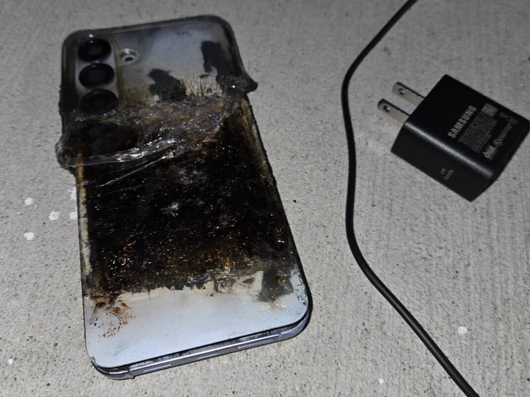 Samsung Galaxy S25+ damaged by fire and explosion caused by battery thermal runaway.