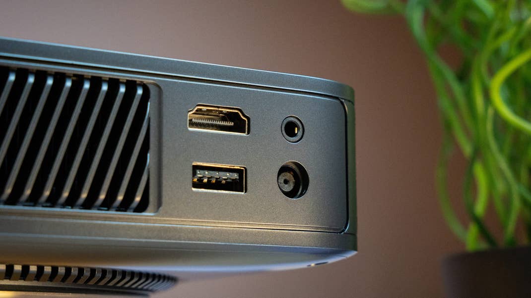 It would be nice to have more connectivity options in the Dangbei Atom.