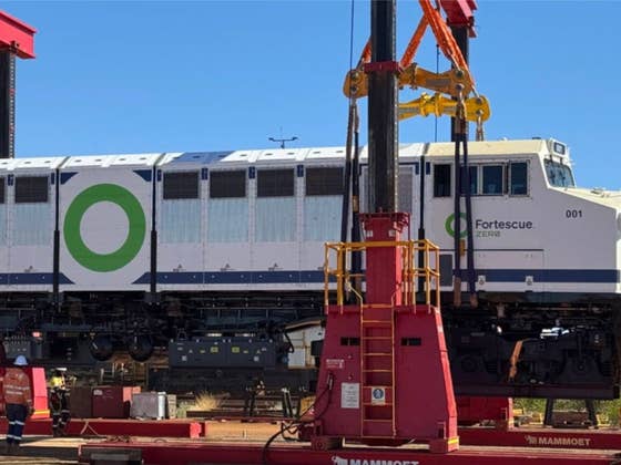 Infinite Power: This Battery-Powered Train Runs Perpetually