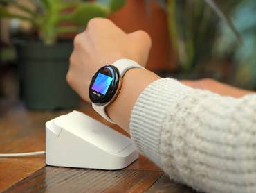 Google Wallet on the Pixel Watch smartwatch