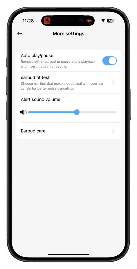 OnePlus Buds 4 settings menu with options for auto play/pause, fit test, volume, and more.