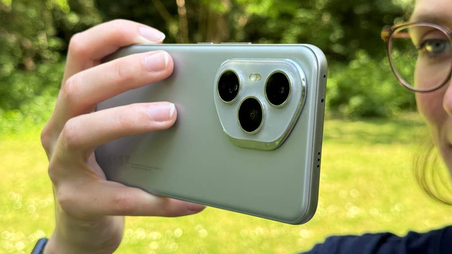 Honor 400 Pro cameras being tested.