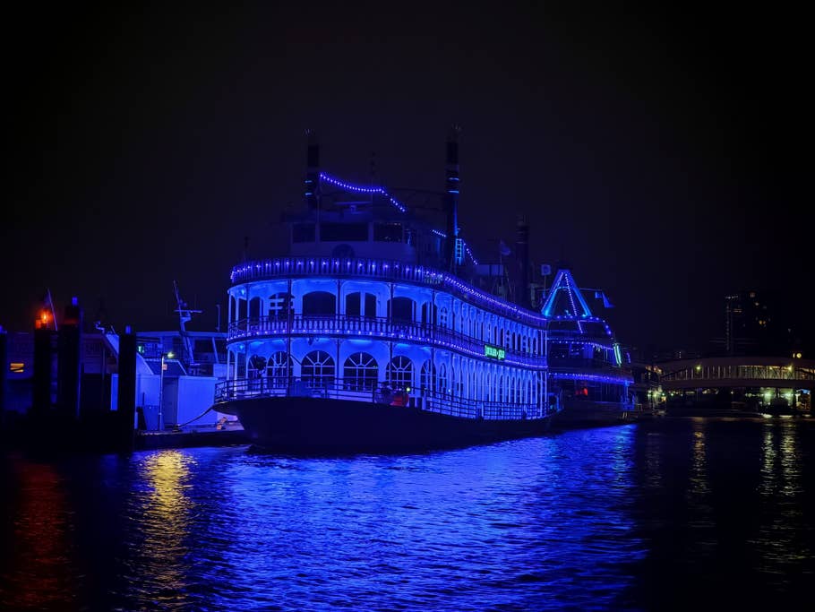 Honor 400 Pro sample photo taken by the telephoto camera.