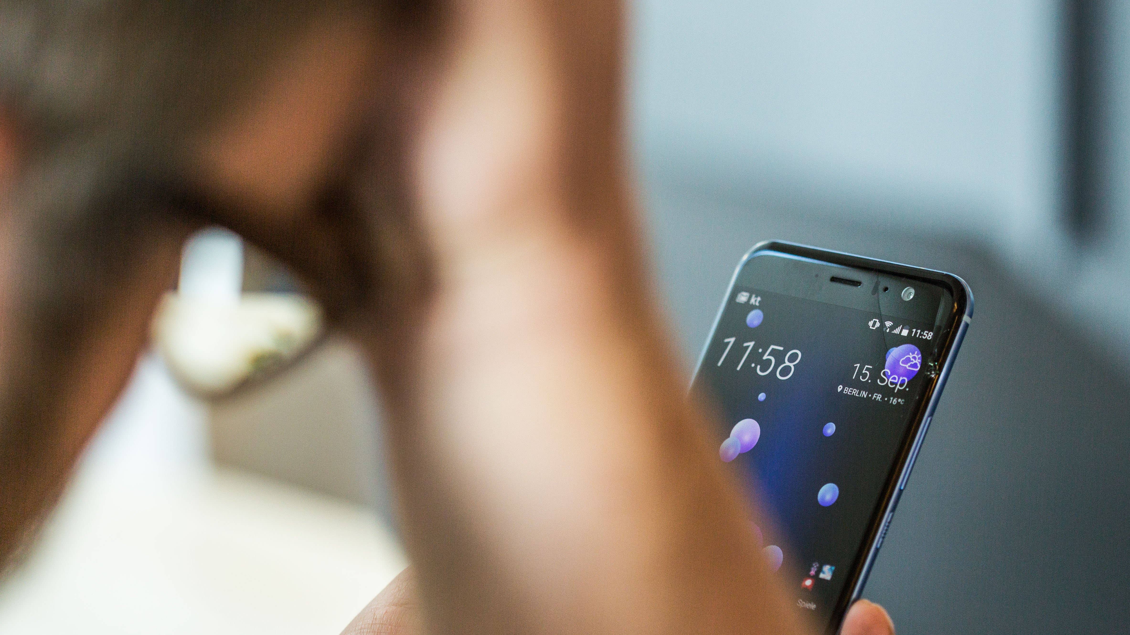 htc u11 100 days display broken