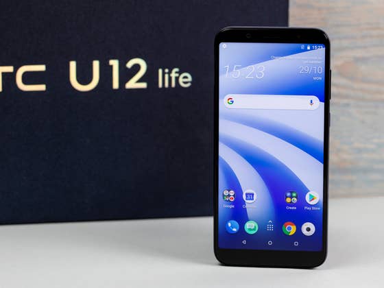 HTC U12 Life review: sexy and it knows it