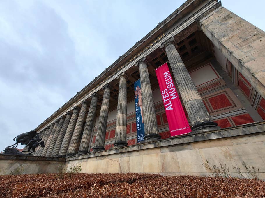 Huawei Mate 50 Pro review picture