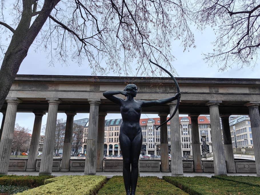 Huawei Mate 50 Pro review picture