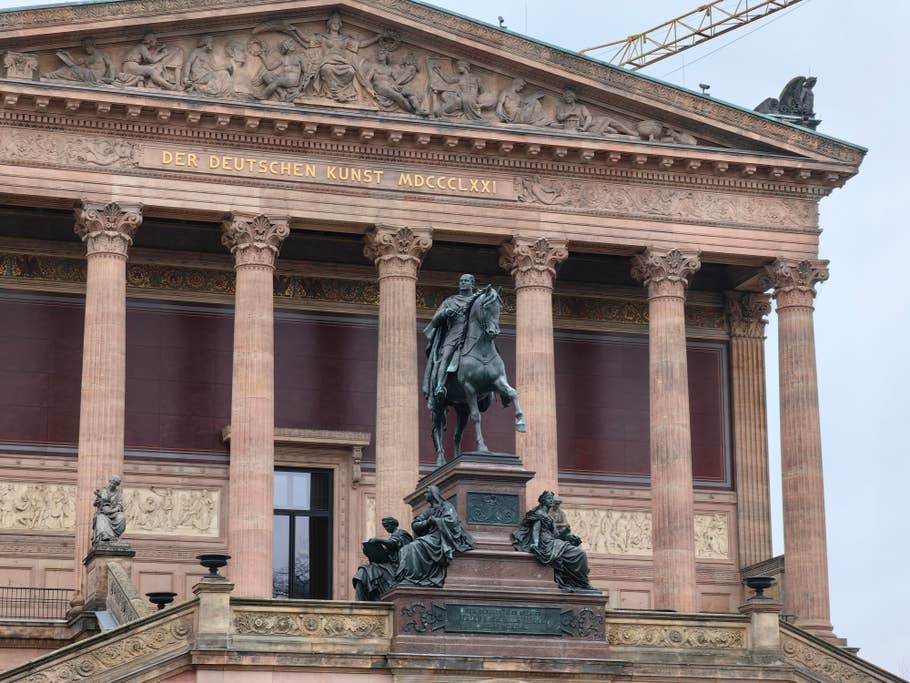 Huawei Mate 50 Pro review picture