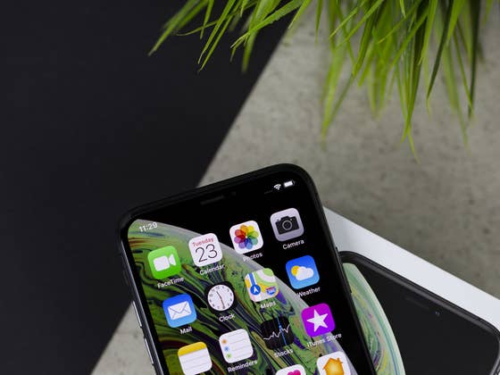 iPhone XS review: held back by iOS