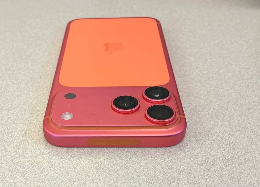 Das iPhone 17 Pro Max vom Reddit-Nutzer DakAttack316 ist nicht länger Cosmic Orange