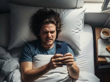 Apple iPhone Silent alarm bug