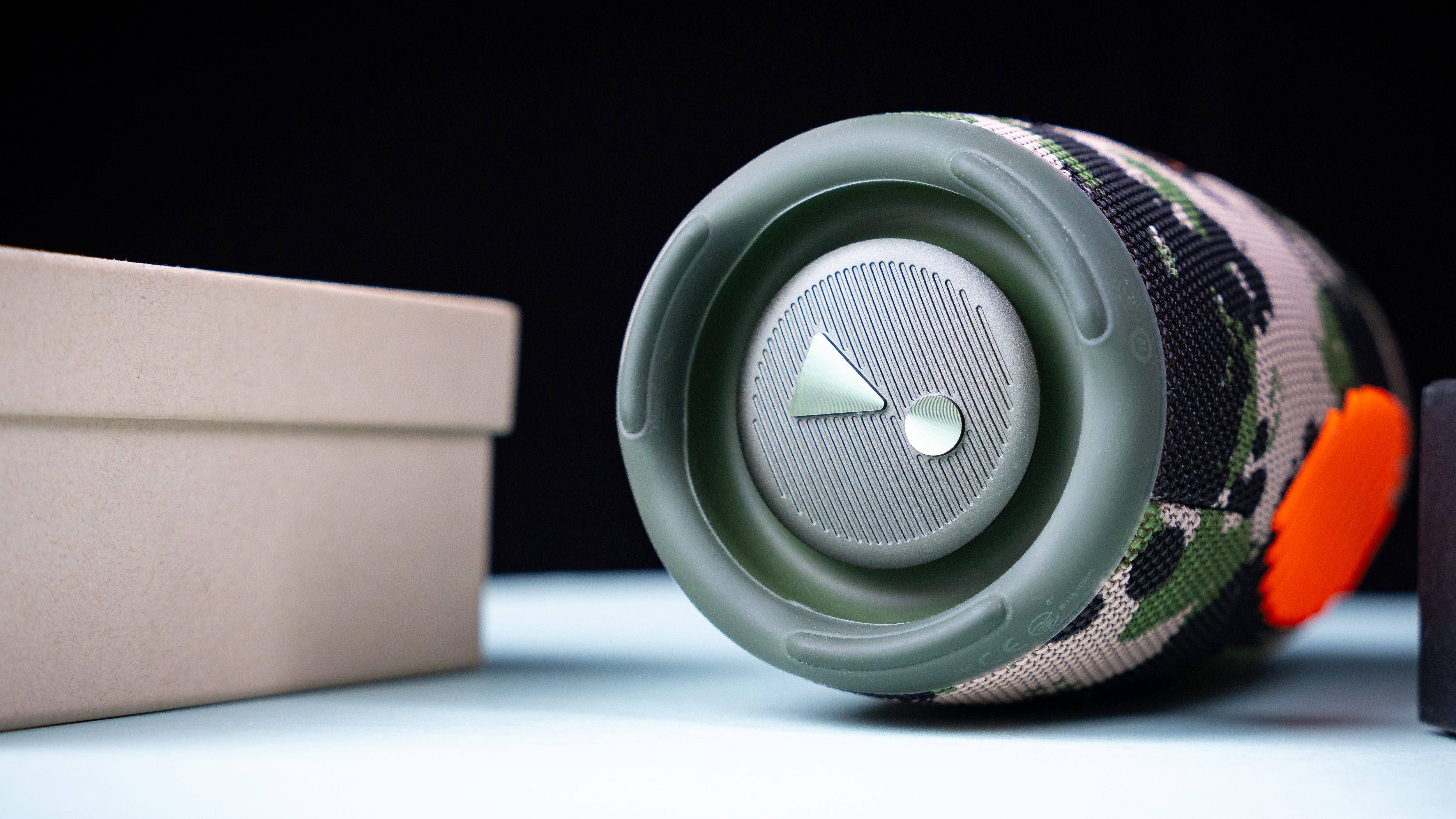 JBL Charge viewed from the side.