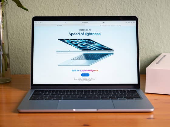 What?! Apple M4 MacBook Air Crashes to All-Time Low, Save $250