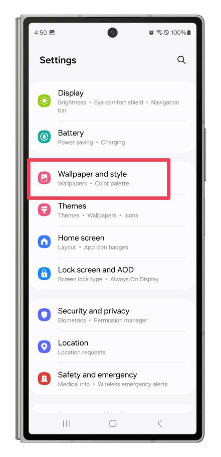 One UI screenshots showing how to customize the interface color palette.