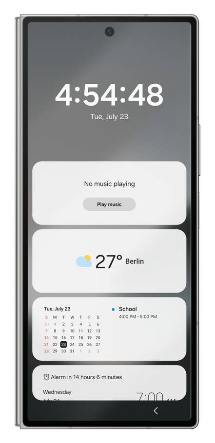 One UI screenshots showing how to display and select widgets for the lock screen.