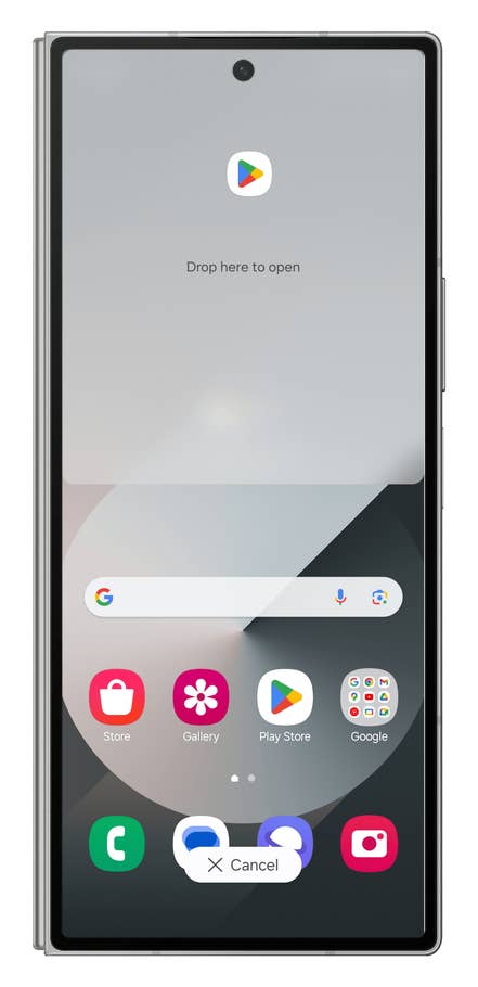 One UI screenshots showing how to display two apps in split-screen mode.