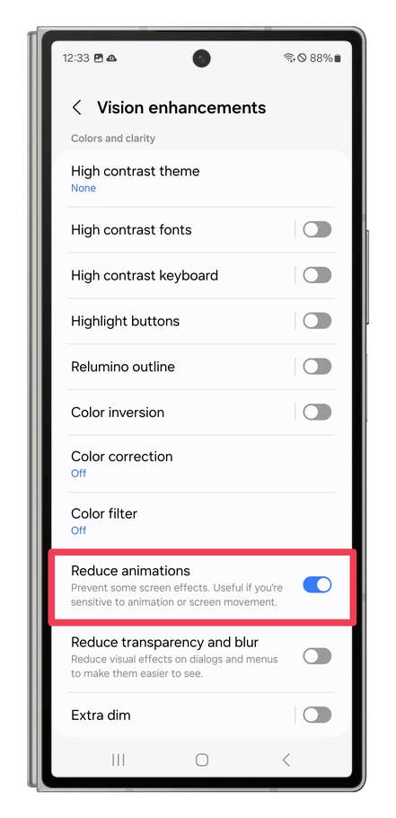 One UI screenshots showing how to reduce interface animations.
