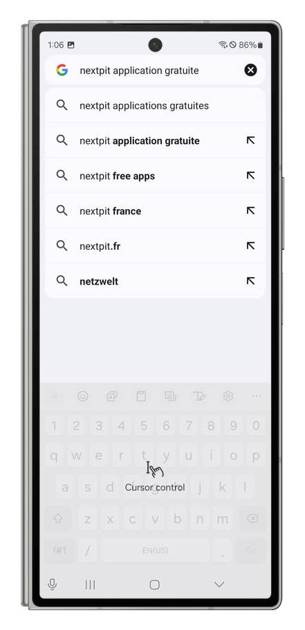 Screenshots showing how to use the Samsung keyboard app as a trackpad.