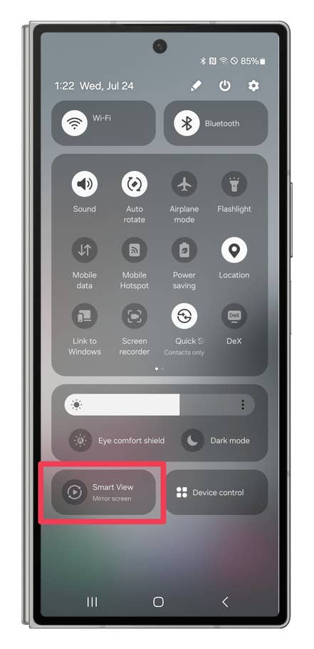 Screenshots showing how to use the Smart View screen mirroring.
