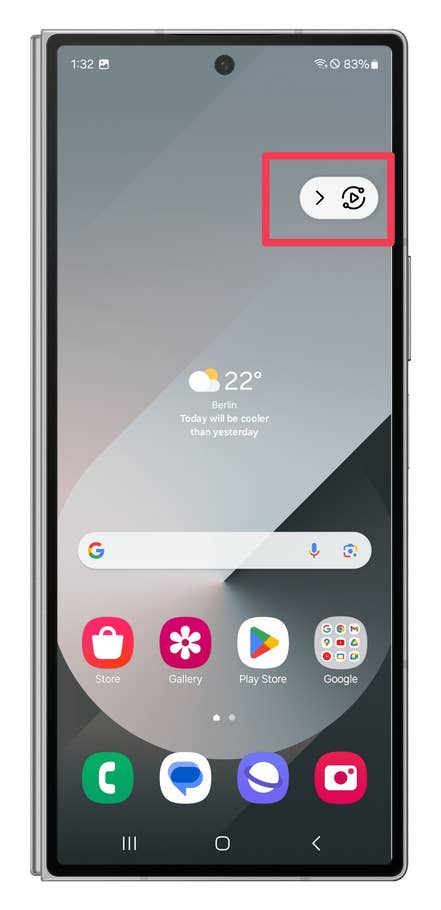 Screenshots showing how to use the Smart View screen mirroring.