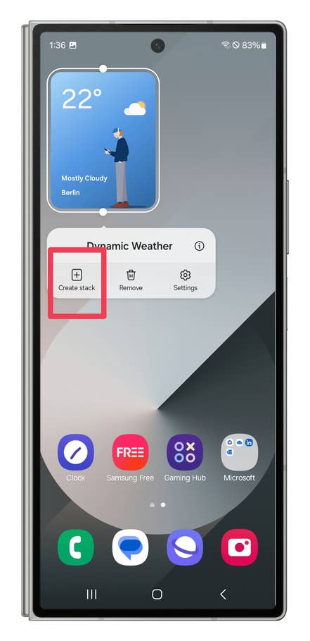 One UI screenshots showing how to stack widgets on the home screen.