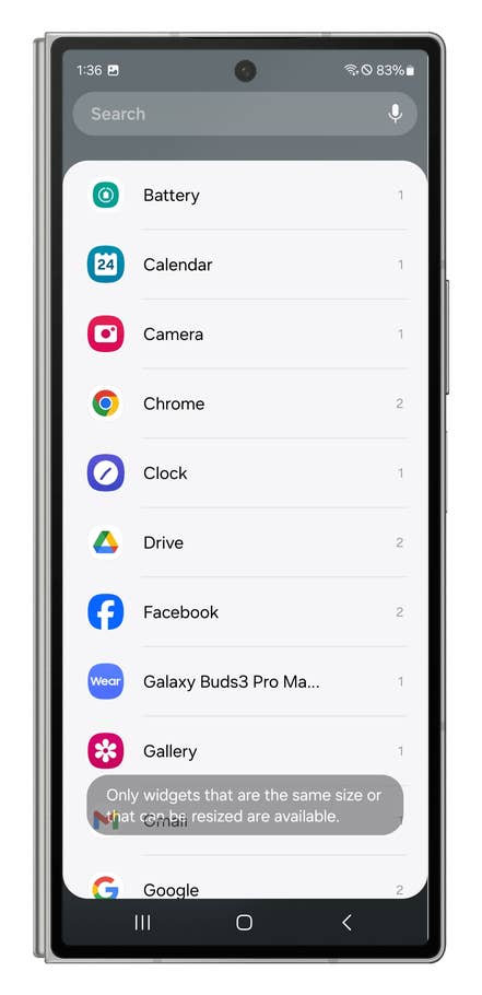 One UI screenshots showing how to stack widgets on the home screen.