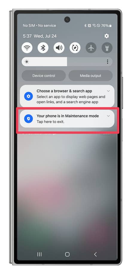 One UI screenshots showing how to use the Maintenance mode when sending the phone for repairs.