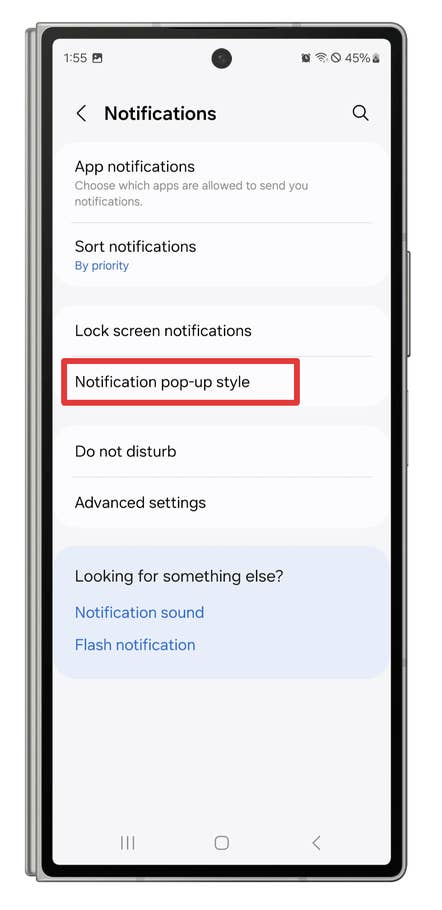 One UI screenshots showing how to customize the system notifications.
