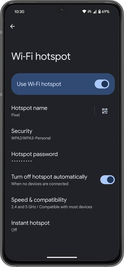 Screenshots showing how to activate a Wi-Fi hotspot on Android