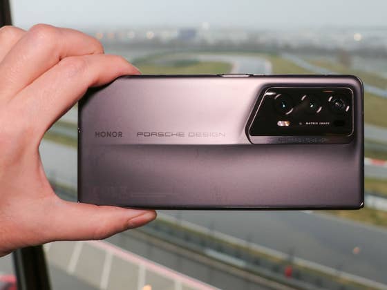 Honor Teases its First Flip Phone and Smart Ring for 2024!