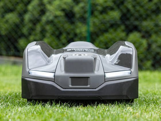 Husqvarna 410XE Nera Review: Robotic Lawn Mower Navigates Wirelessly