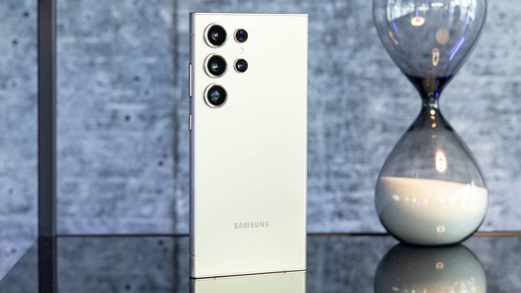 Samsung Galaxy S24 Ultra back cover in detail