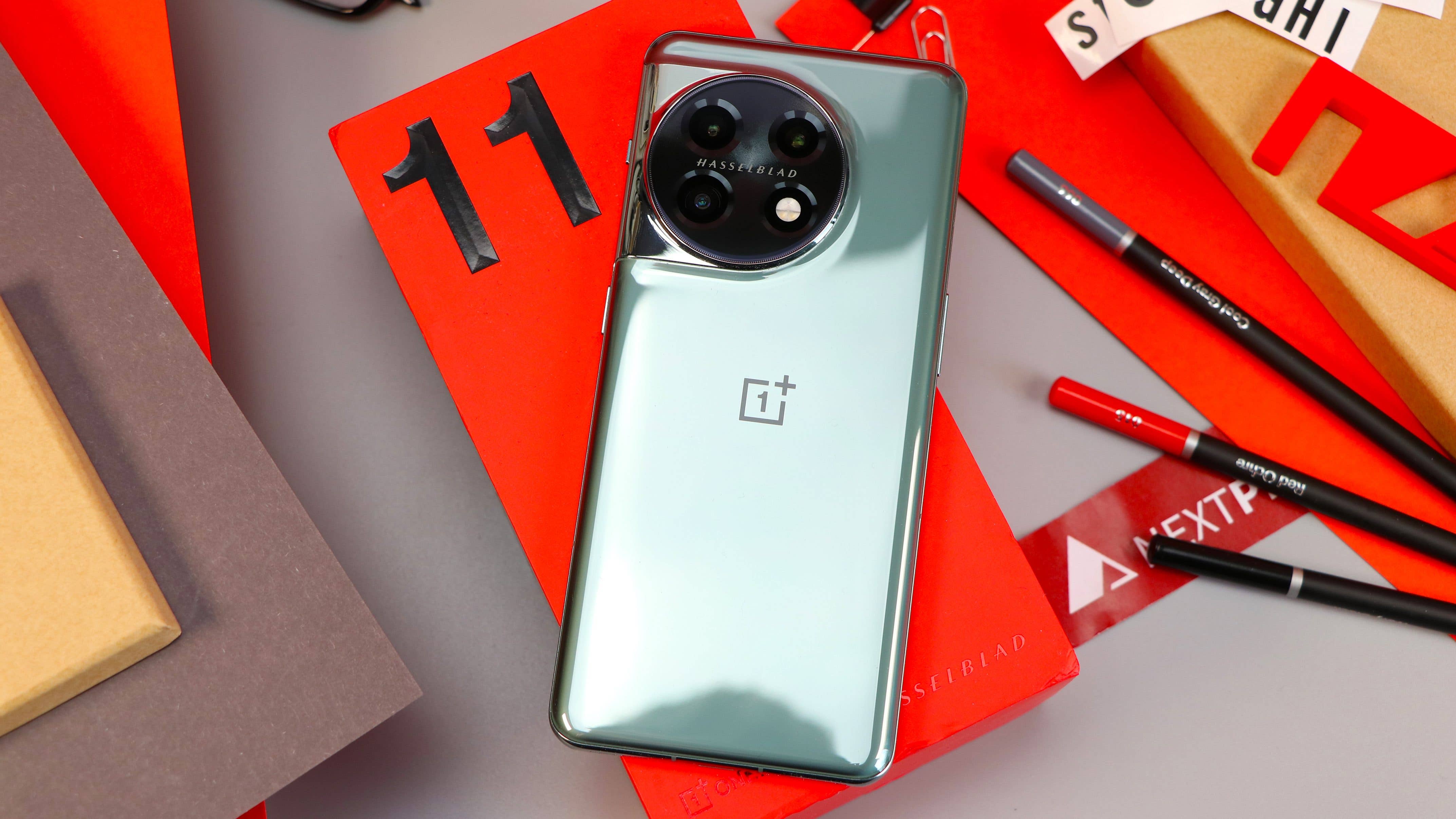 OnePlus only presents the OnePlus 11 this year - without any pro... We see the OnePlus 11 5G (US model)