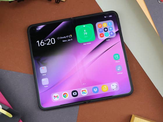 The OnePlus Fold Might See a August 2023 Release
