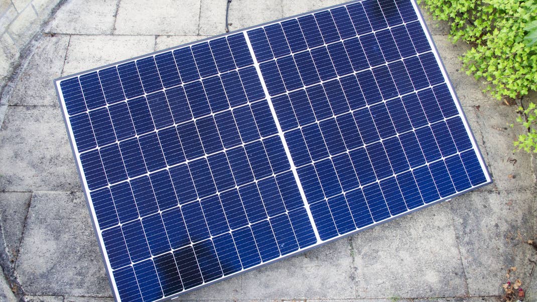 Yuma Flat (800) Pro photovoltaic panel