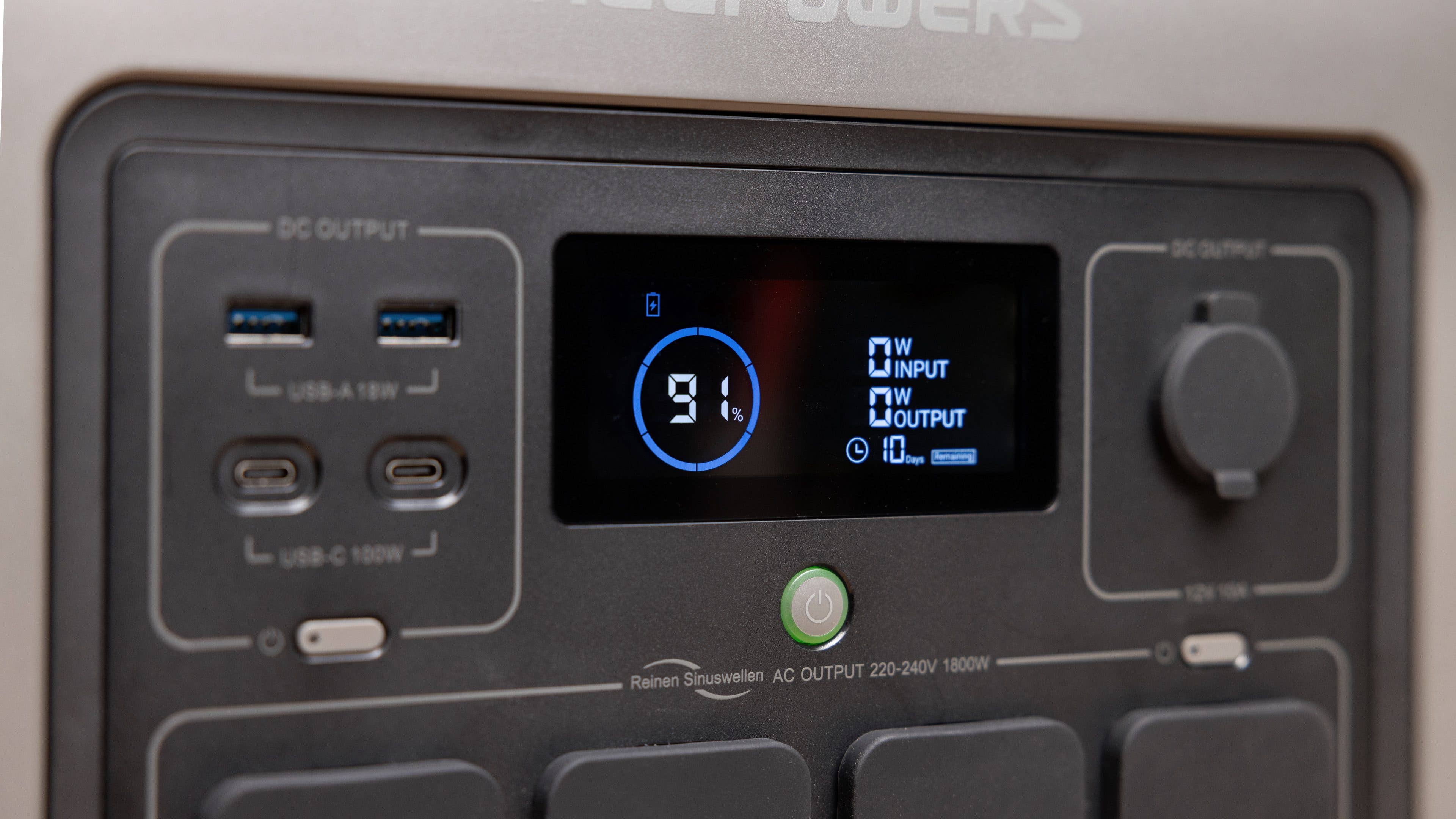 The screen might be small, but it displays all the important information.