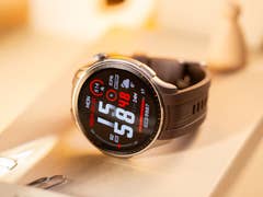 The Amazfit Balance smartwatch watch face highlighted