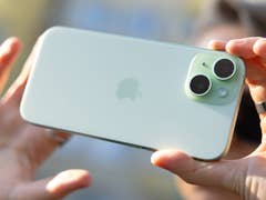 Apple iPhone 15 in green