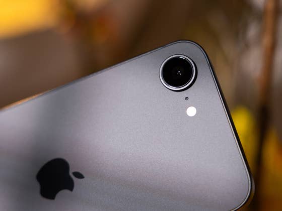 iPhone 17 Air: A Leap into Slimness at the Cost of Connectivity?
