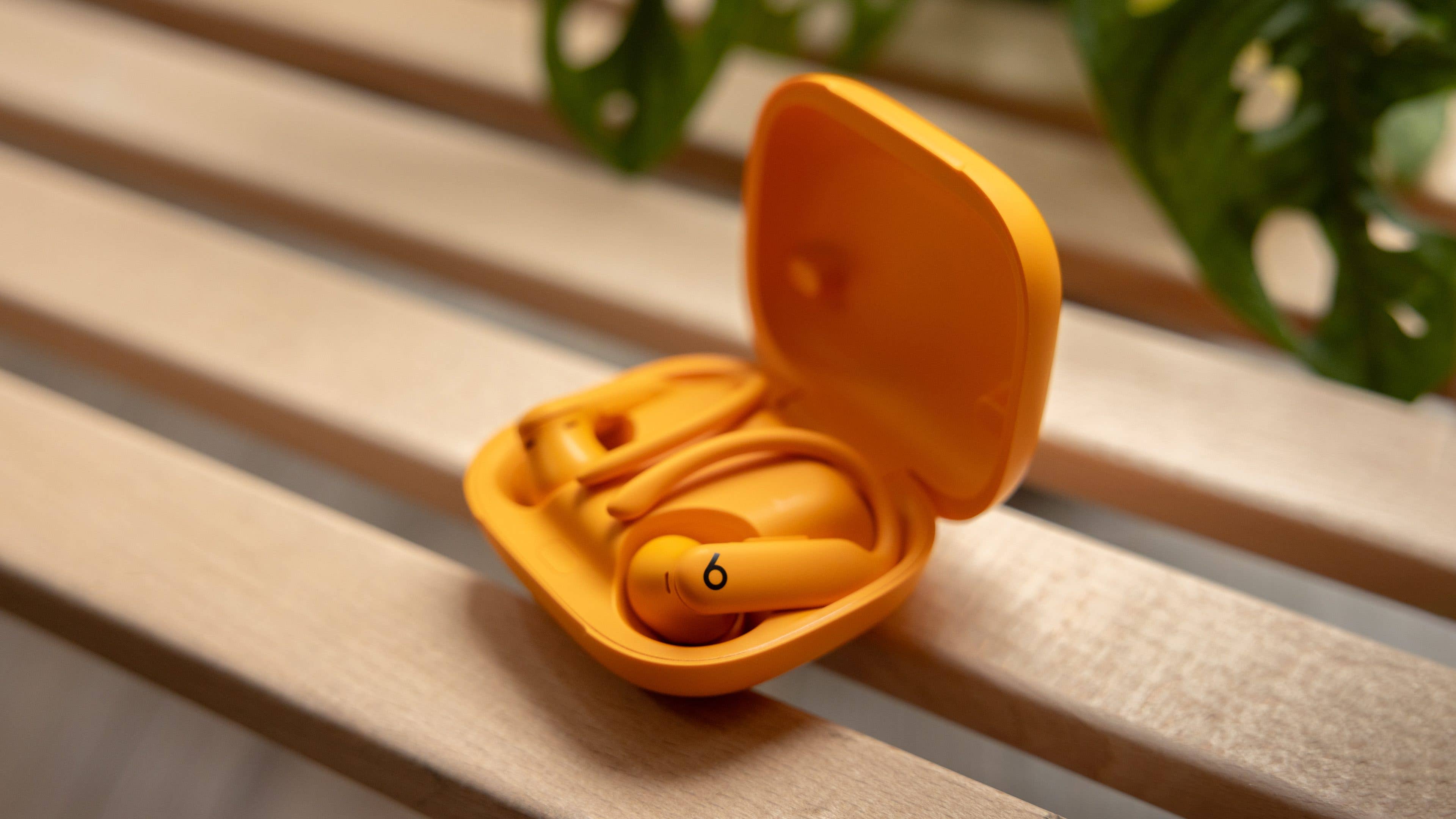 Apple Beats Powerbeats Pro 2