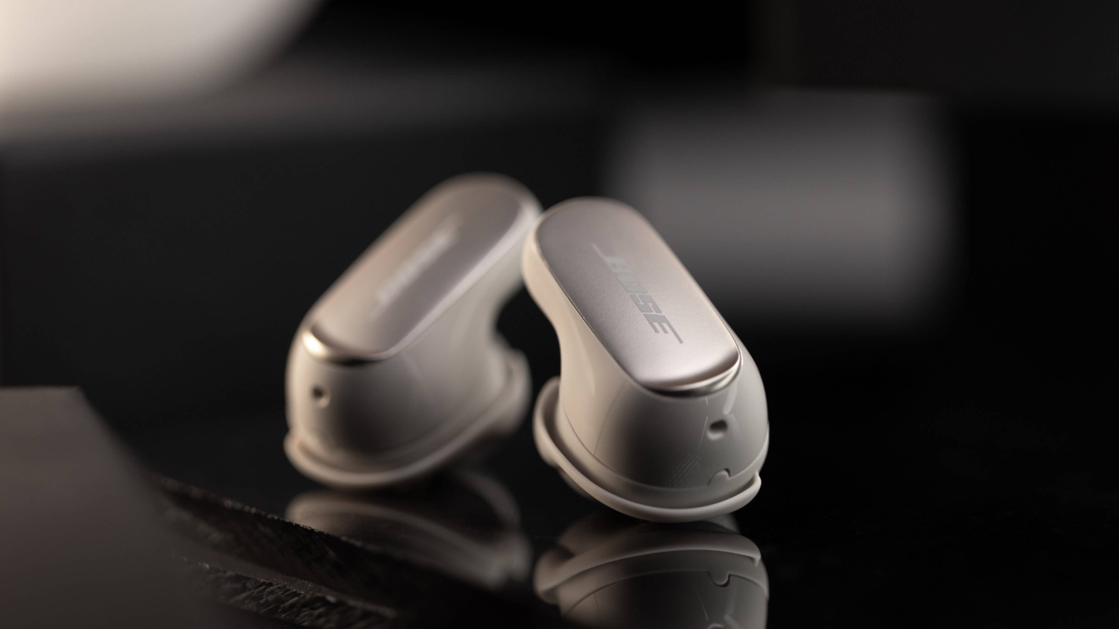 You get 4 microphones in each Bose QuietComfort Ultra earbud.