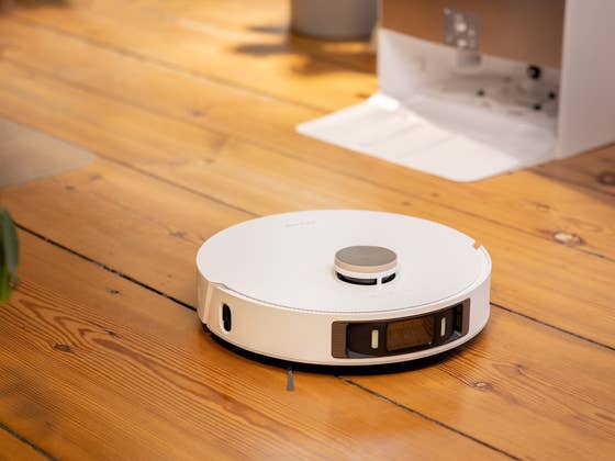 Cleanliness Matters: Robot Vacuum Tips for Shiny Floors