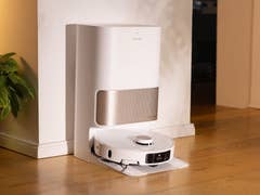 Dreame L40 Ultra with its docking station that features auto-wash and auto-refill