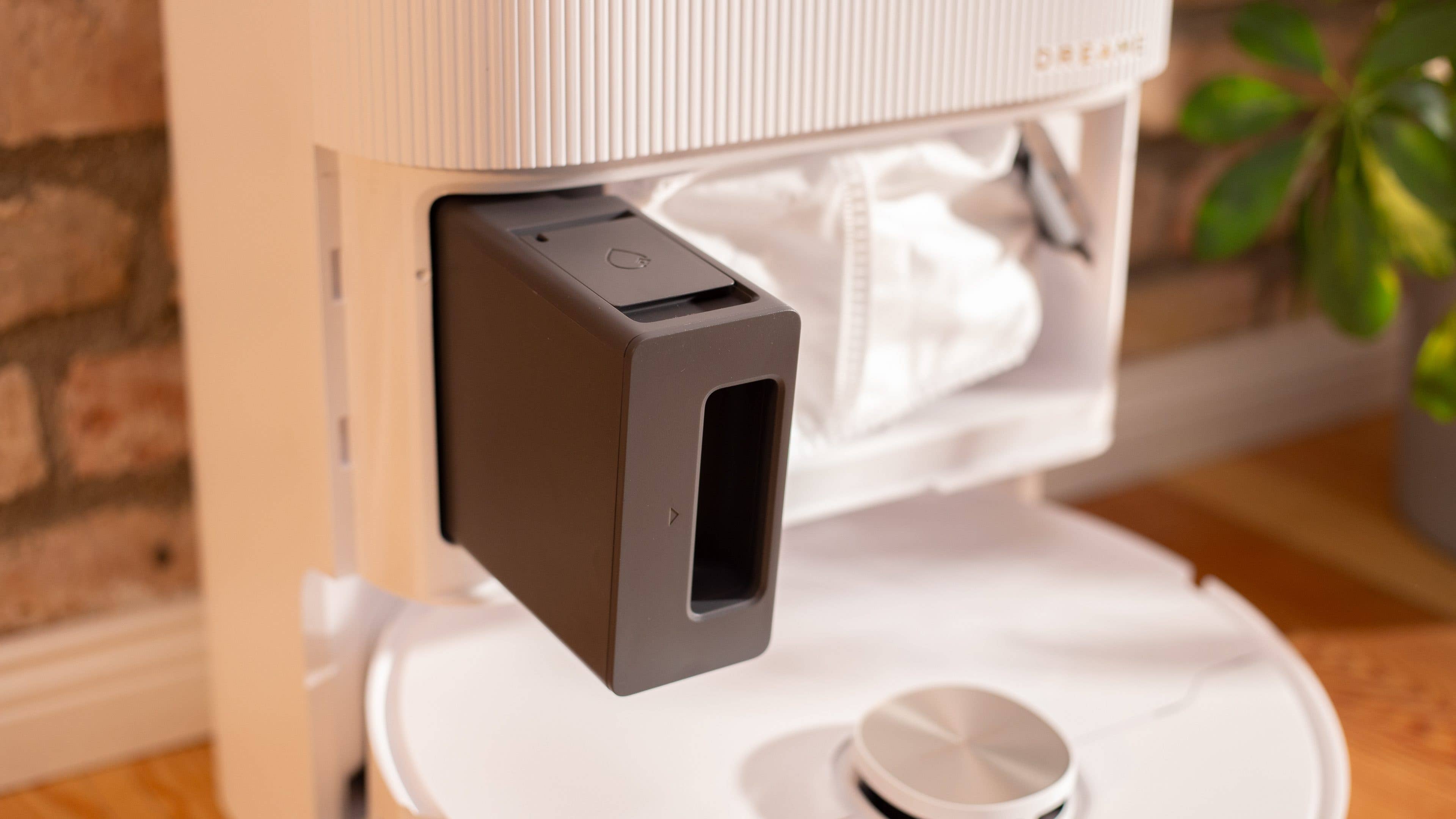 You get a cleaning solution that helps keep your robot vacuum cleaner clean each time it docks.