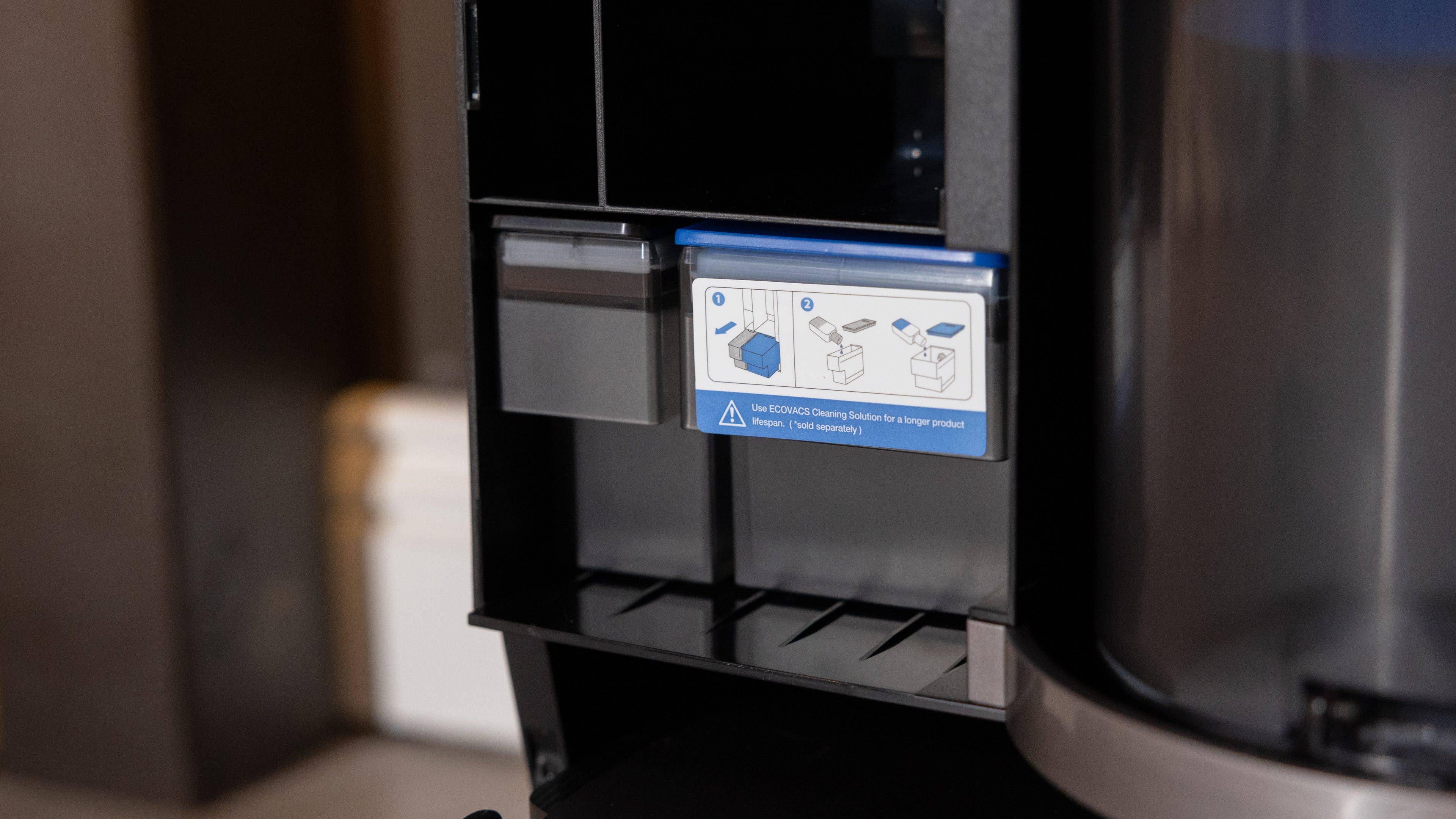 Close-up of the ECOVACS Deebot X11 OmniCyclone Close-up of the ECOVACS Deebot X11 OmniCyclone